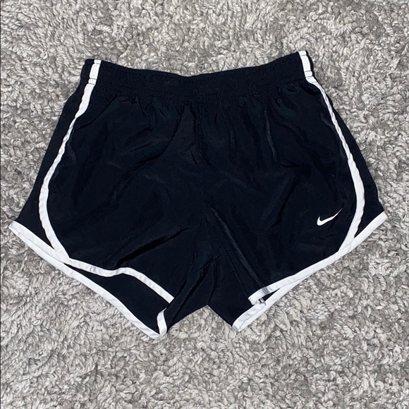 Black and white Nike shorts - Picture 1 of 2
